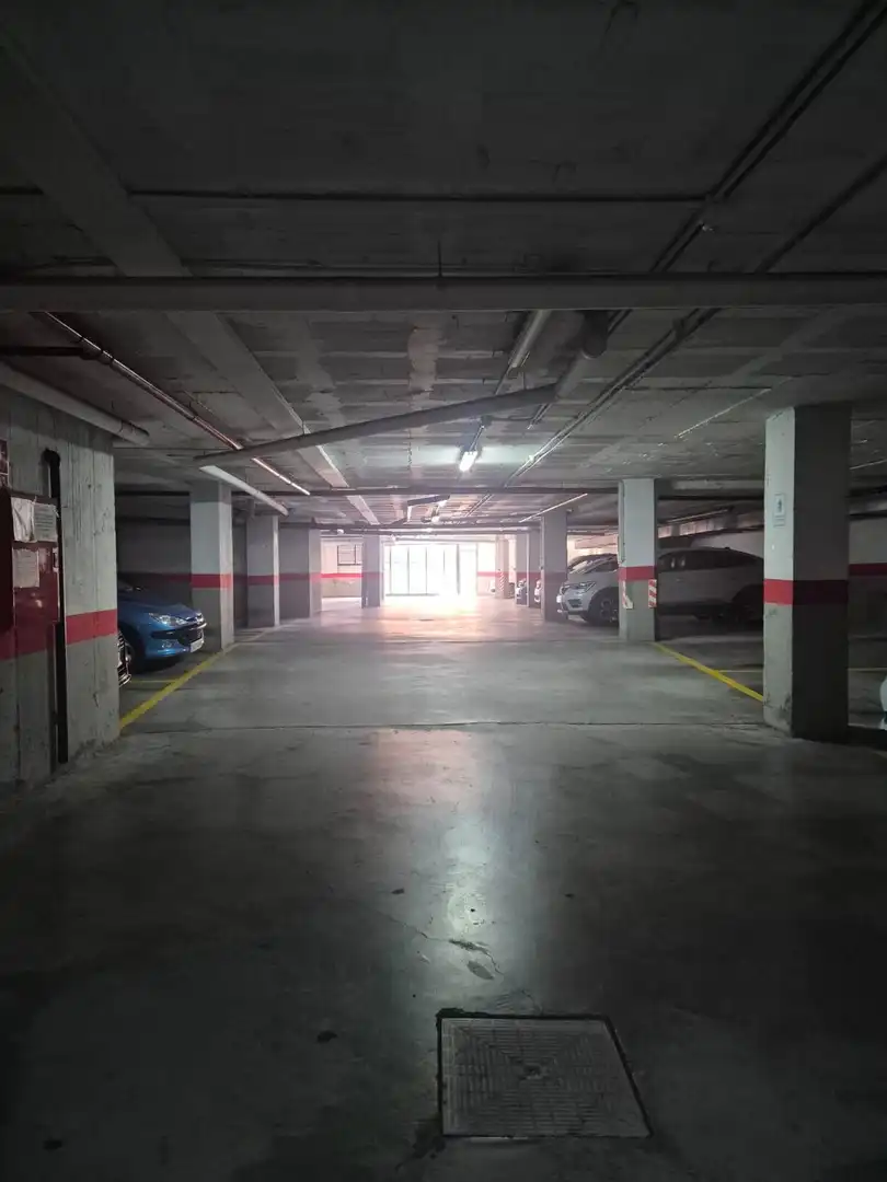 Parkplatz von Erdgeschoss zur Miete in Algeciras