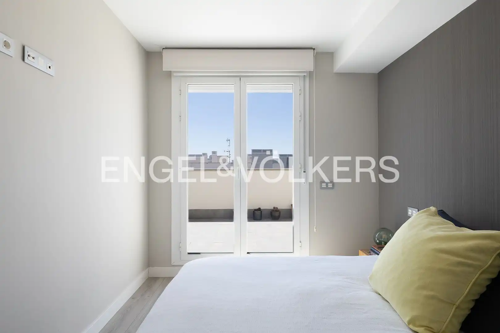 Bedroom of Duplexes for sale in Madrid  with Air Conditioner, Heating and Private garden