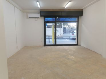 Local comercial en alquiler en Carrer de Bellaterra