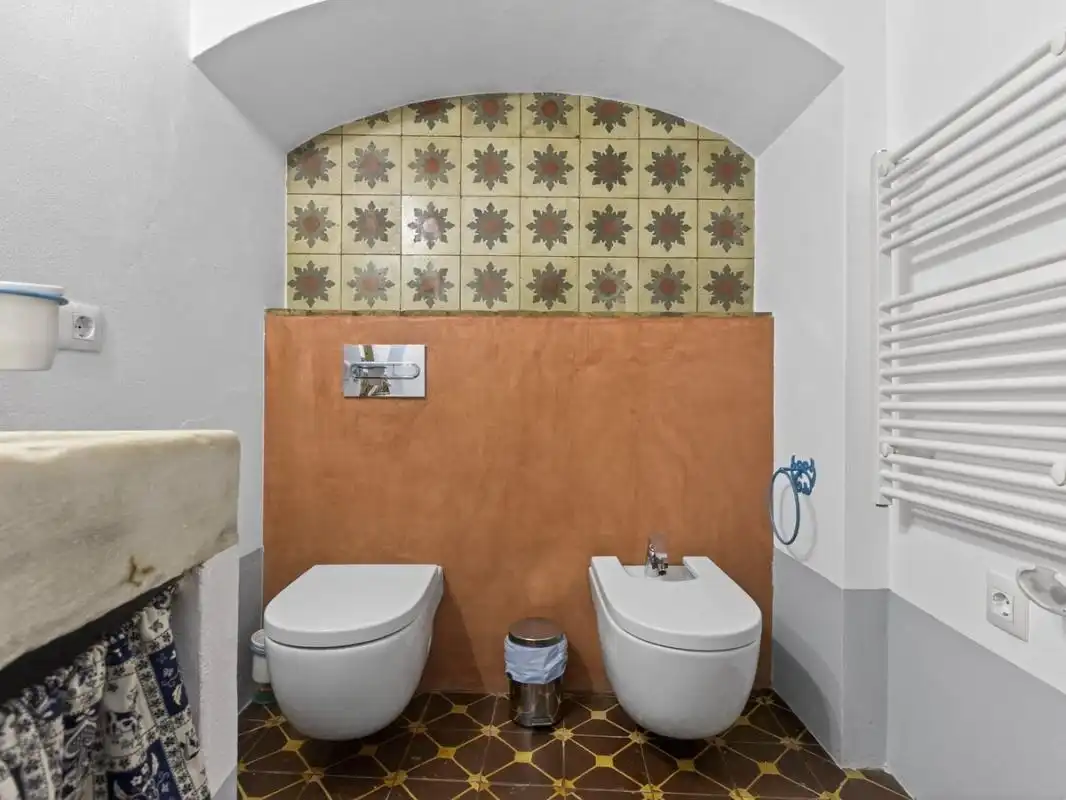 Bathroom of Houses for sale in Carmona  with Heating, Storage room and Swimming Pool