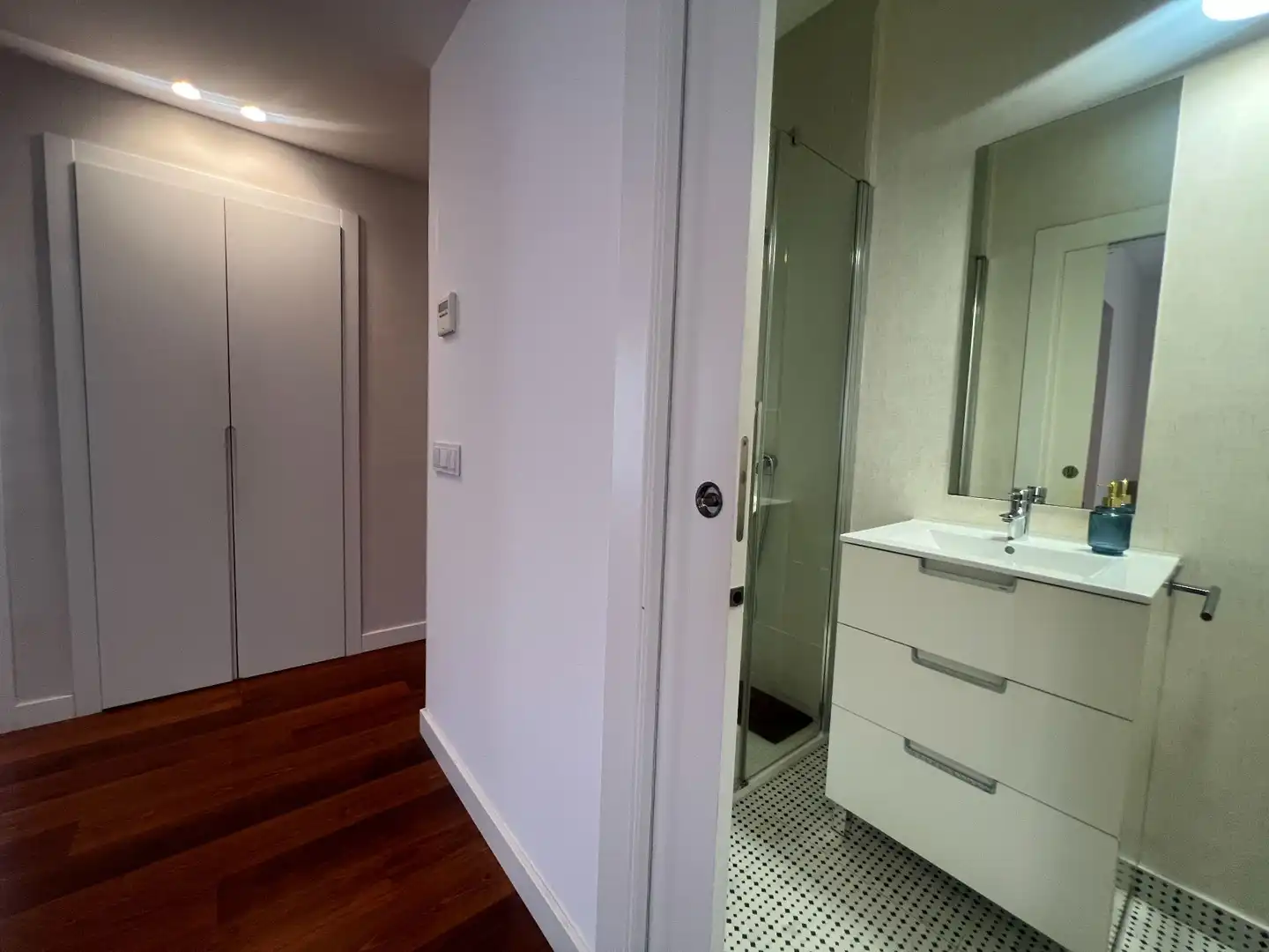 Baño de Piso en venta en Alicante / Alacant con Aire acondicionado y Calefacción