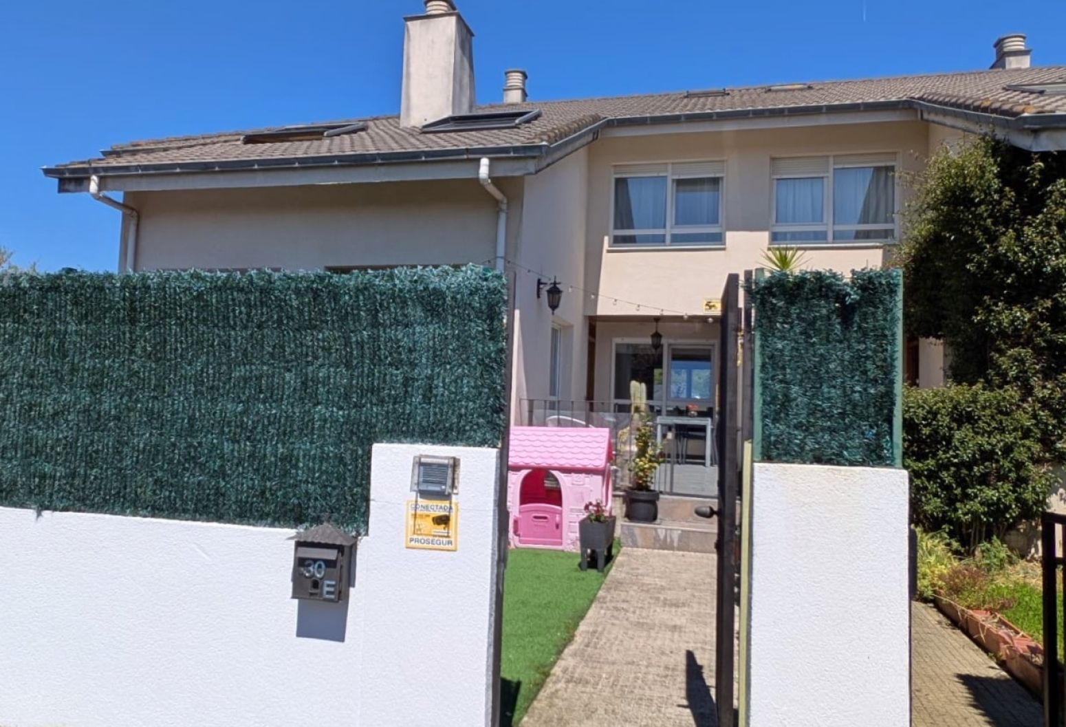 Vista exterior de Casa o xalet en venda en Santander amb Parquet i Terrassa