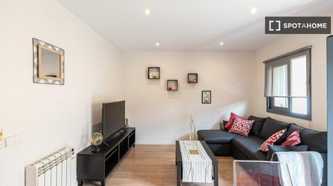 Foto 2 de Apartament per a compartir a El Turó de la Peira,  Barcelona Capital