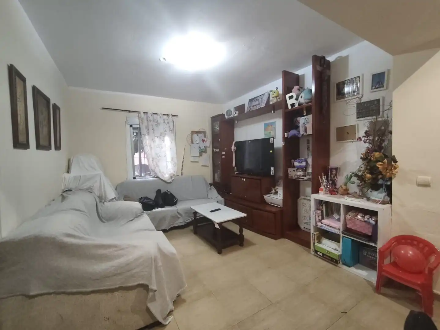 Living room of Flat for sale in Sevilla  with Air Conditioner and Furnished