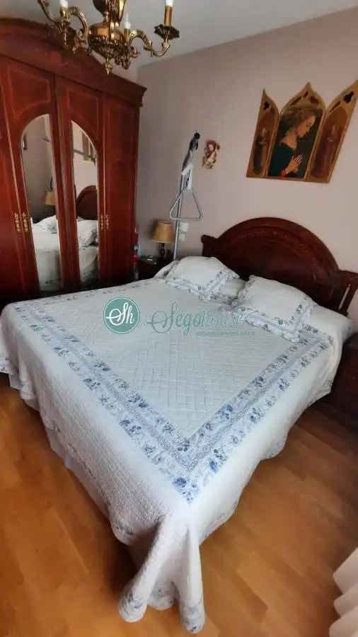 Dormitori de Casa o xalet en venda en La Lastrilla  amb Aire condicionat, Calefacció i Terrassa