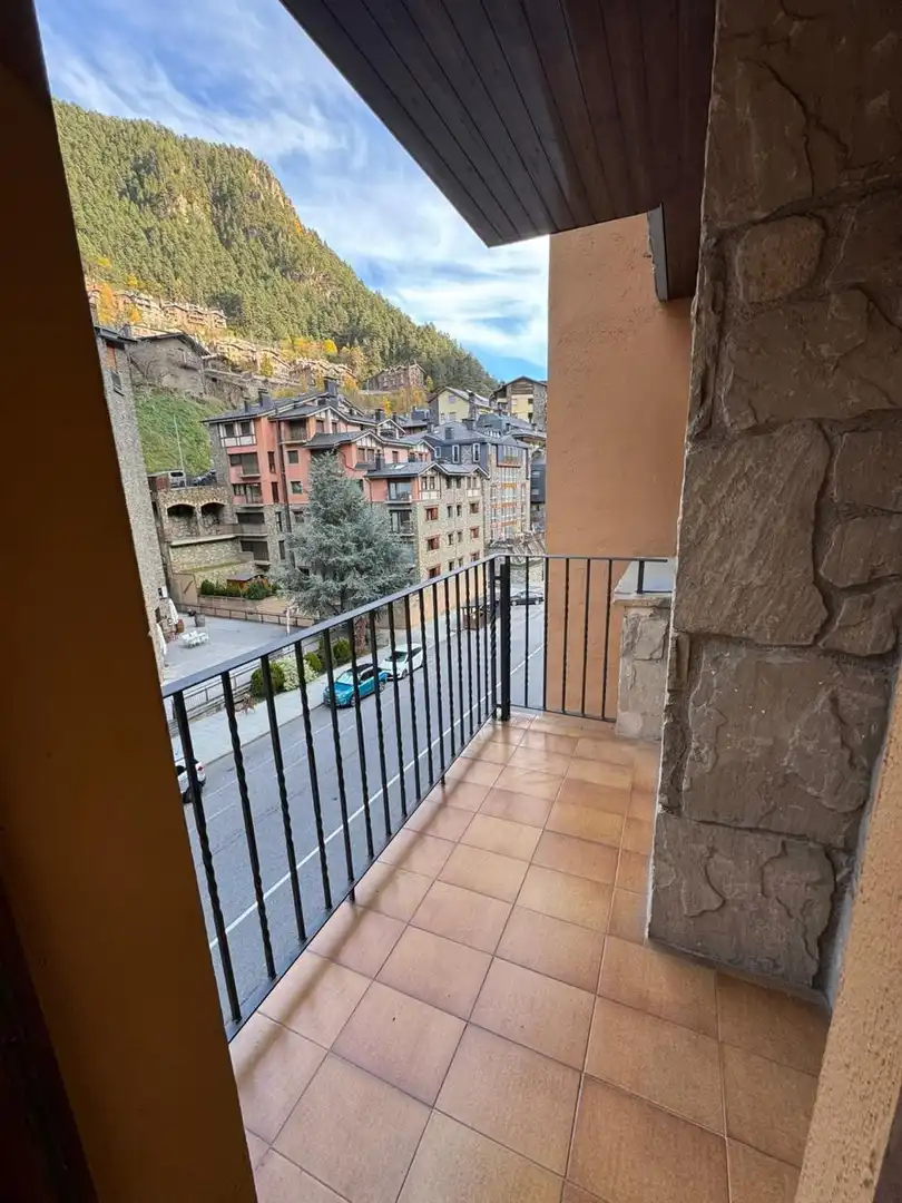 Terraza de Apartamento en venta en La Massana con Parquet, Amueblado y Balcón