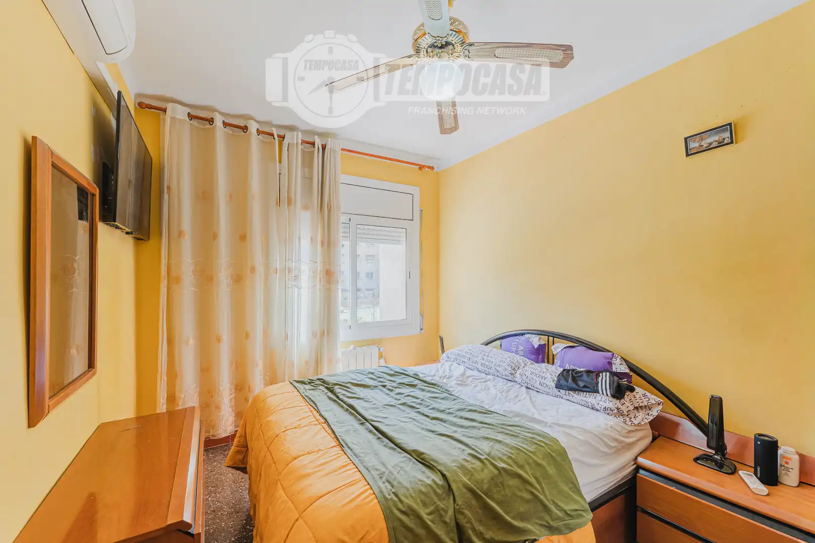 Bedroom of Flat for sale in Barcelona  with Air Conditioner, Heating and Balcony