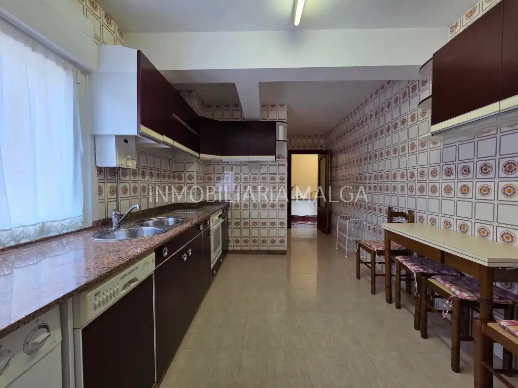 Cocina de Piso en venta en Colunga con Parquet y Amueblado