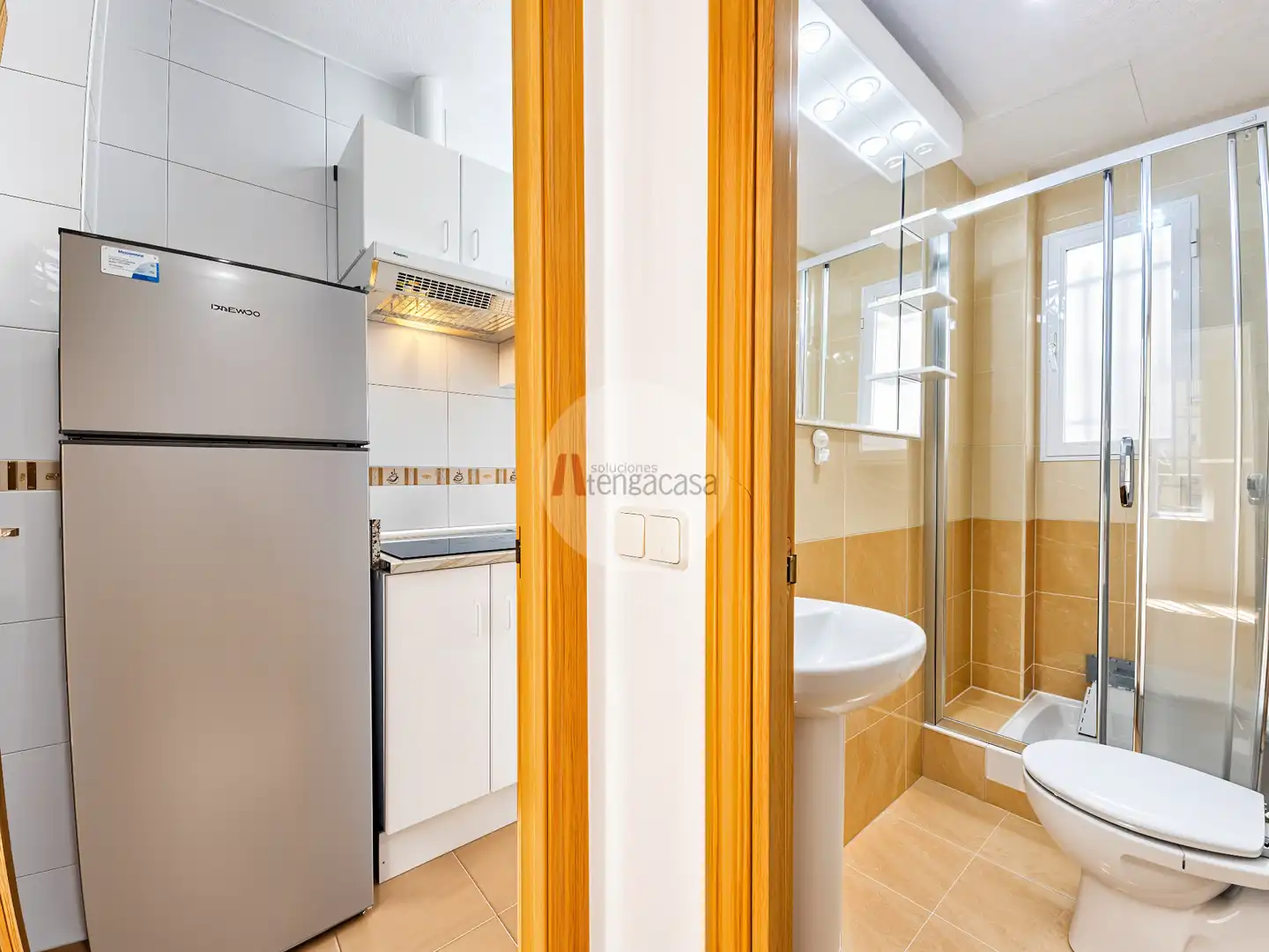 Kitchen of Flat for rent in Madrid  with Air Conditioner, Heating and Washing machine