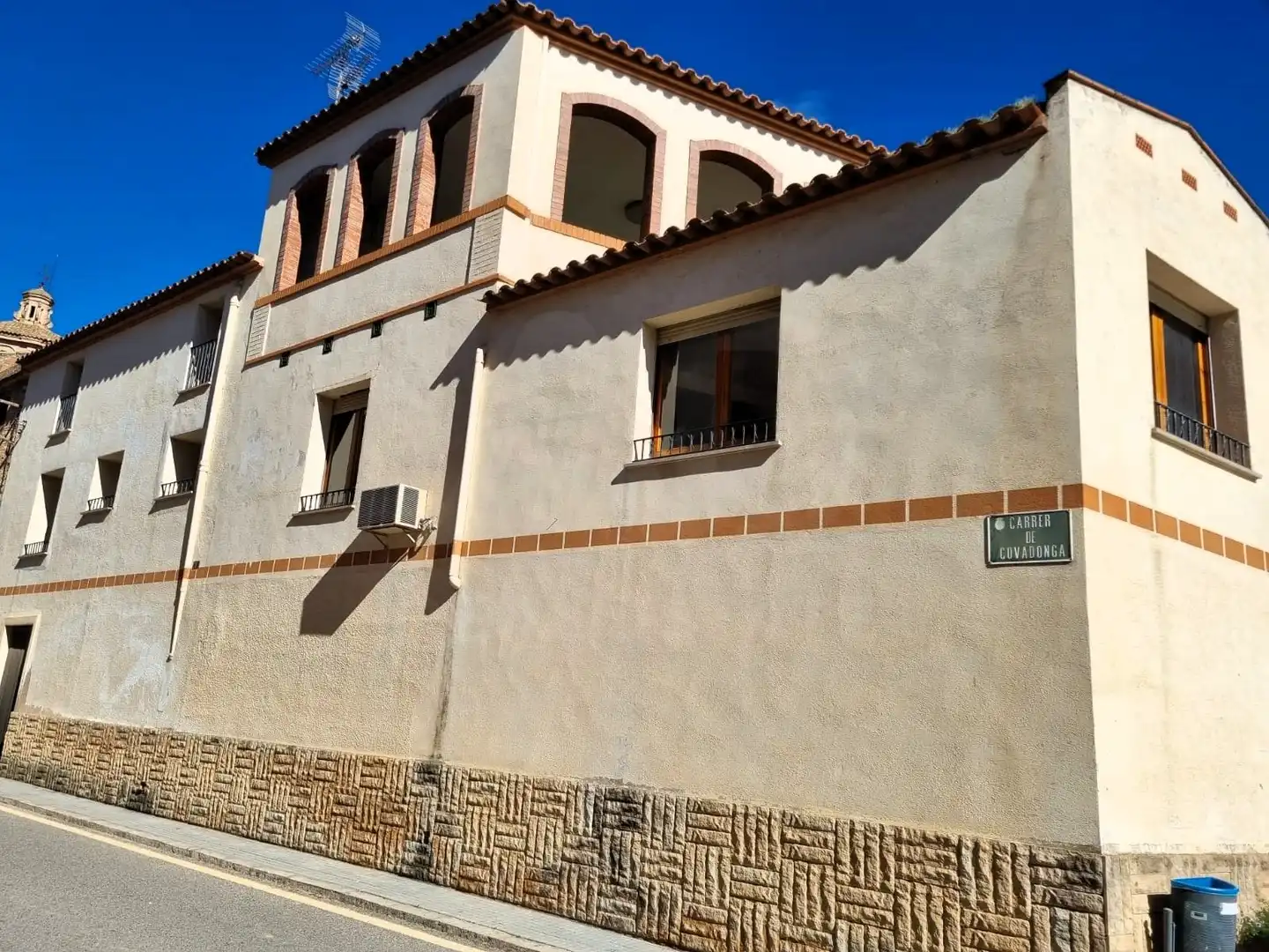 Vista exterior de Finca rústica en venda en Ginestar amb Calefacció i Terrassa