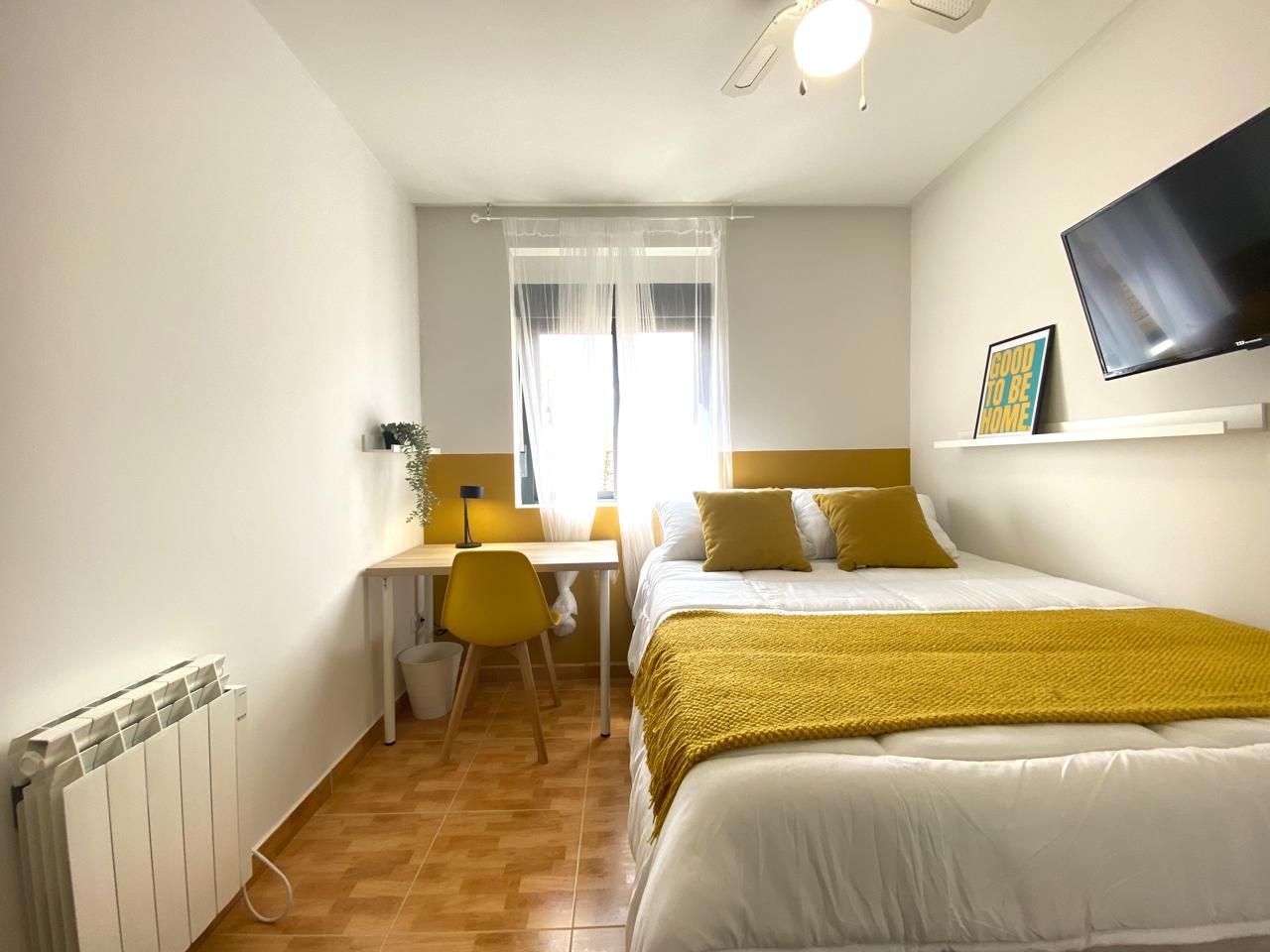 Bedroom of Flat to rent in León Capital   with Heating, Terrace and Furnished