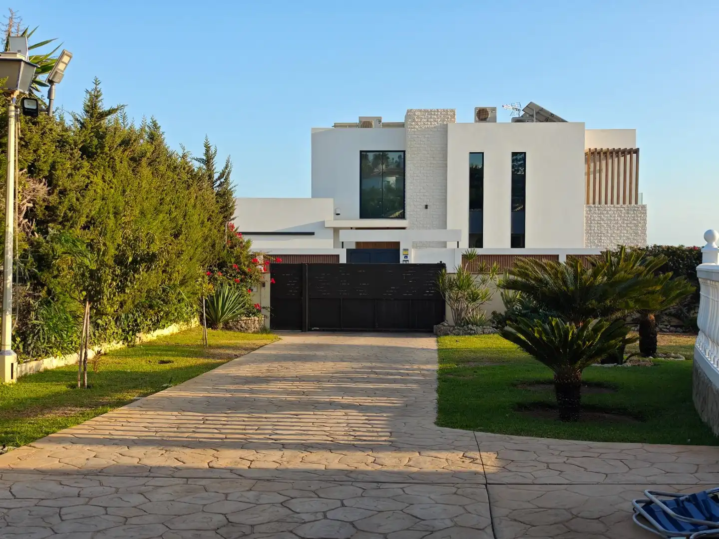 Vista exterior de Casa o xalet de lloguer en Mijas amb Aire condicionat, Calefacció i Jardí privat