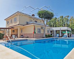 Piscina de Casa o xalet en venda en El Puerto de Santa María amb Aire condicionat, Jardí privat i Terrassa