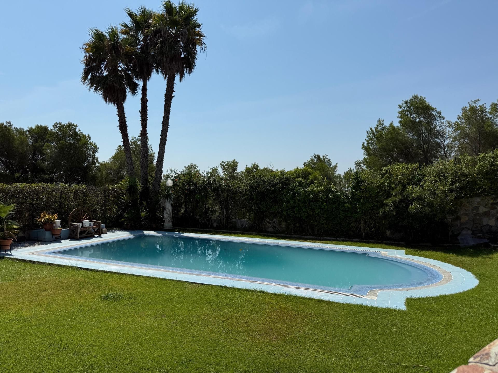 Swimming pool of House or chalet for sale in Cubelles  with Air Conditioner, Heating and Terrace