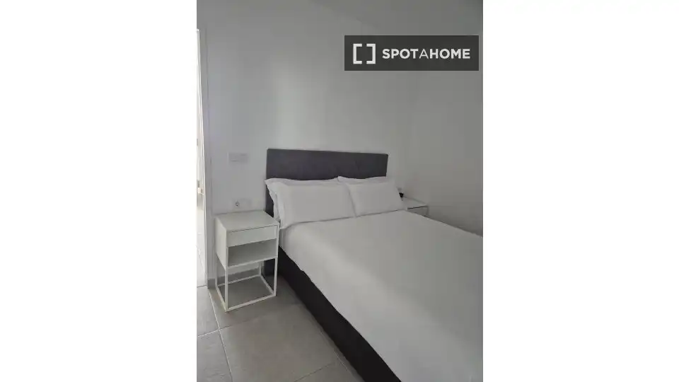 Schlafzimmer von Wohnung zur untervermieten in Arafo mit Klimaanlage, Terrasse und Möbliert