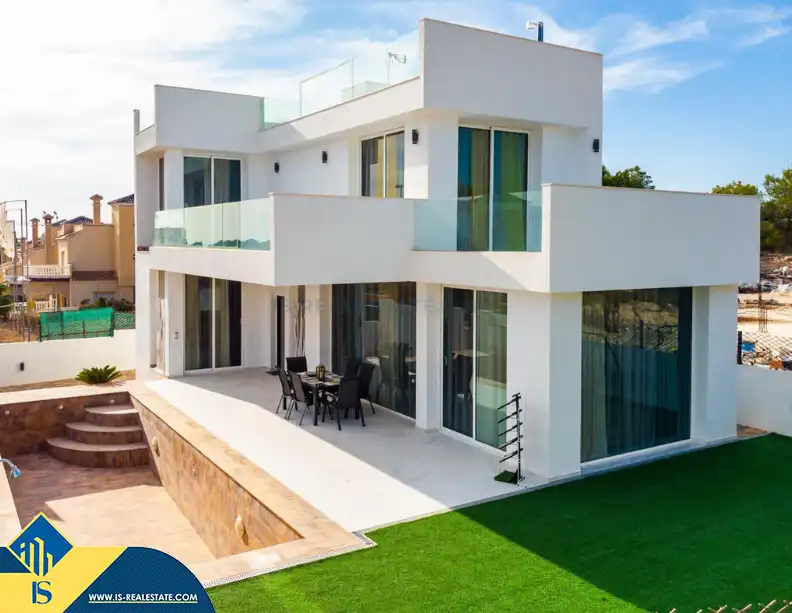 House with pool for sale in Orihuela Costa