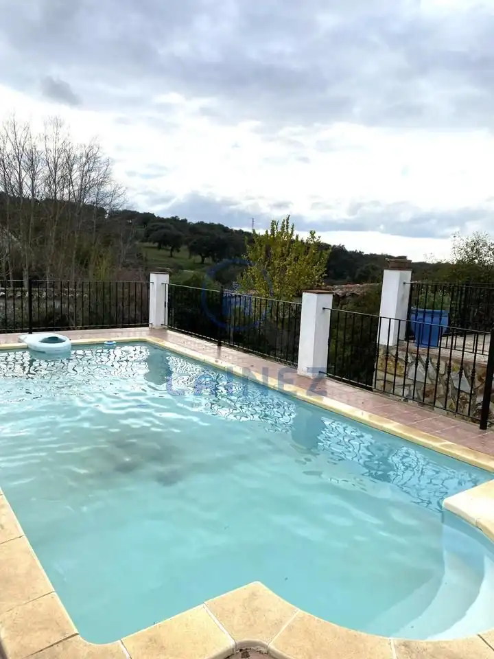 Piscina de Casa o chalet en venta en Fuente Obejuna con Aire acondicionado, Jardín privado y Terraza