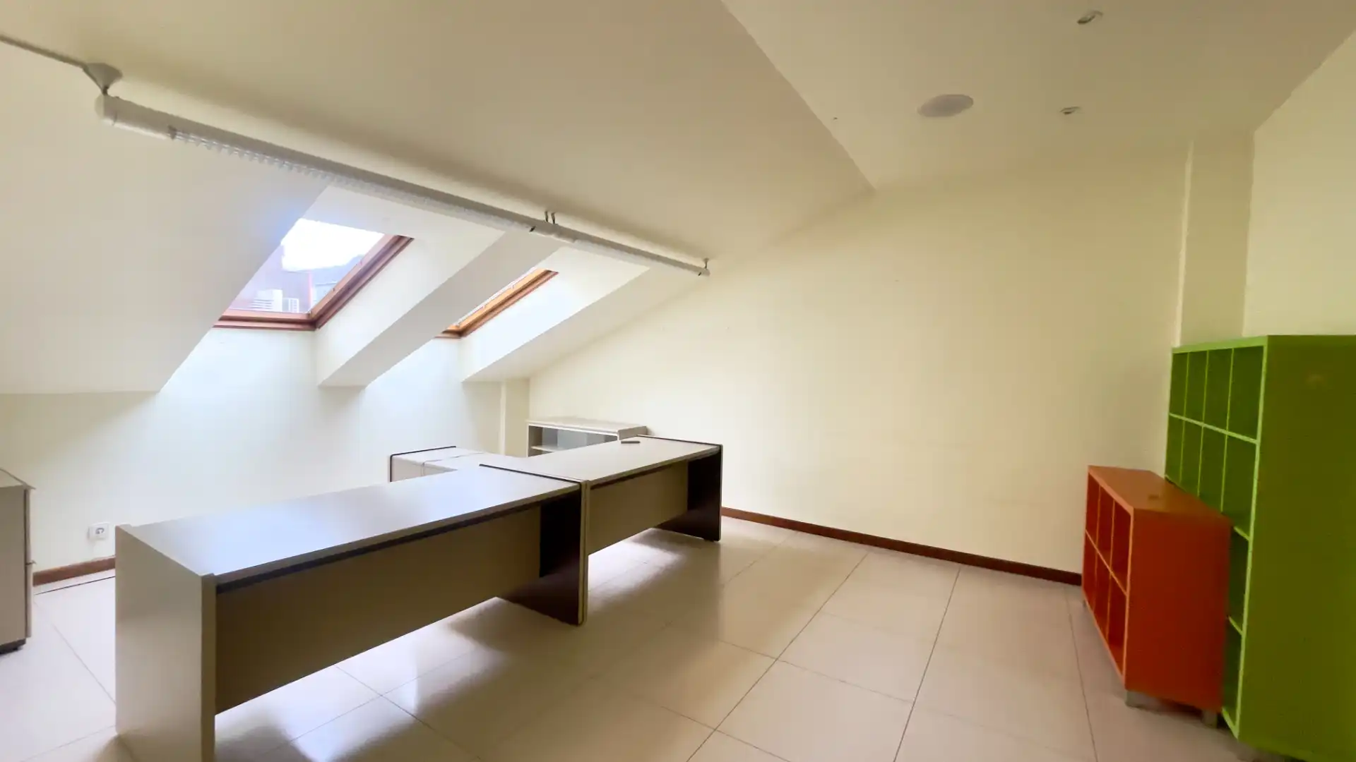 Büro zum Verkauf in Ponferrada mit Klimaanlage, Heizung und Möbliert