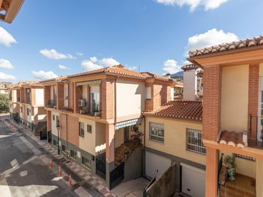 Adosado con jardín en venta en Calle Tablas 25