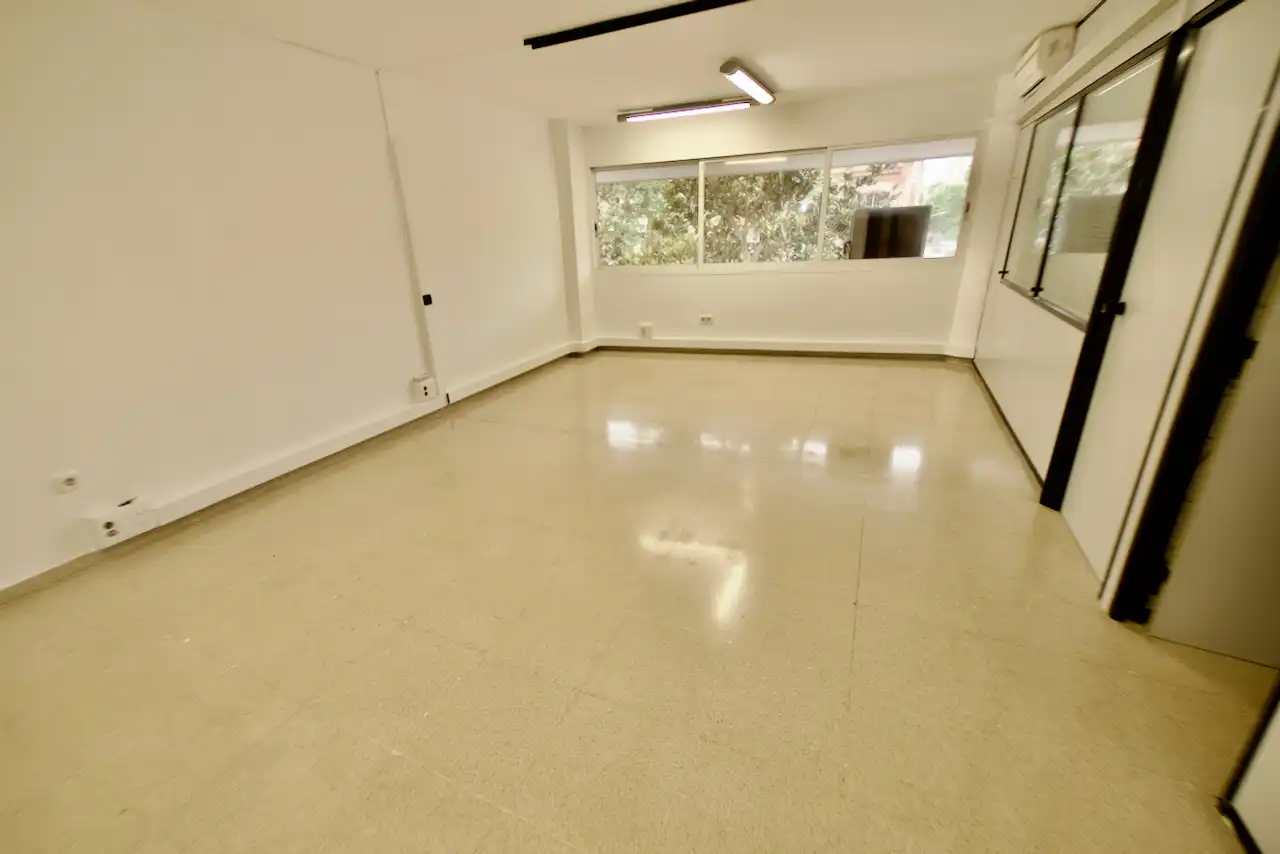 Oficina en venta en Terrassa con Aire acondicionado y Calefacción
