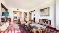 Living room of Flat for sale in  Madrid Capital  with Air Conditioner and Swimming Pool