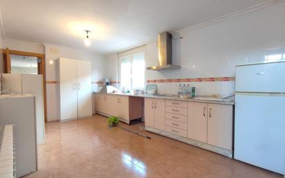 Cuina de Casa o xalet en venda en Pozo Cañada amb Calefacció i Terrassa