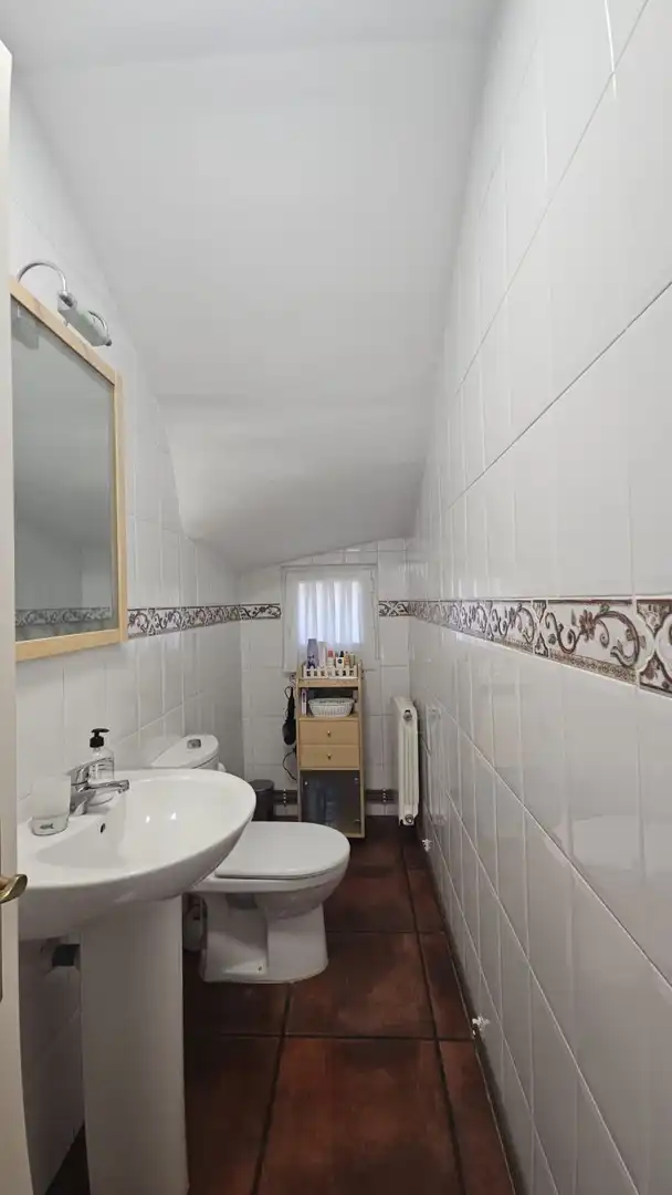 Badezimmer von Haus oder Chalet zum Verkauf in Santa Cruz de Bezana mit Heizung