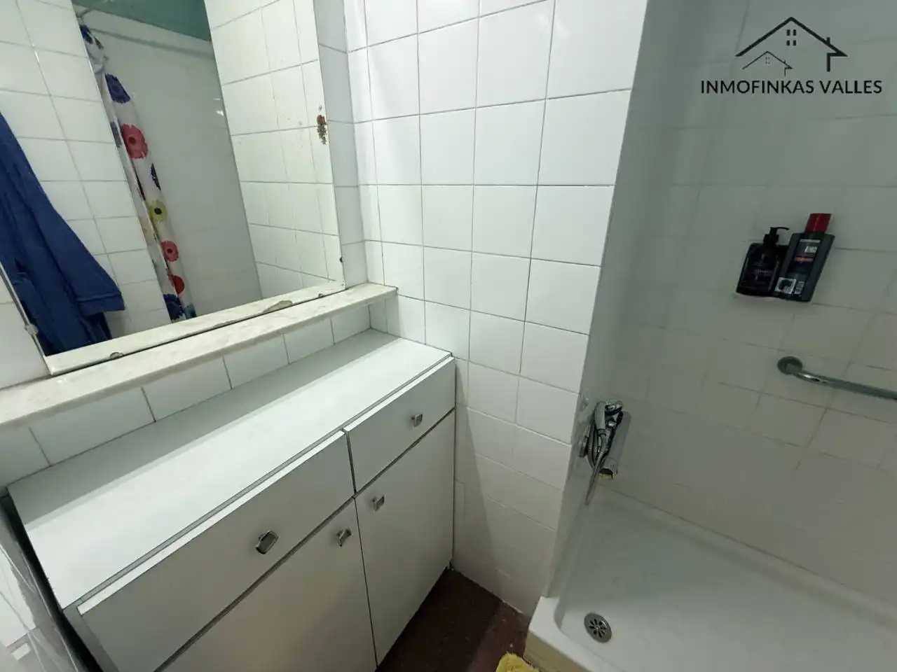 Bathroom of Flat for sale in Sant Andreu de la Barca, Barcelona