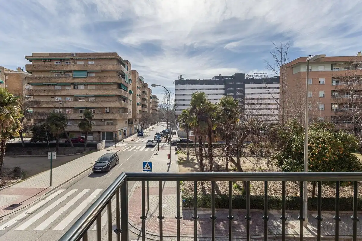 Vista exterior de Casa adosada en venta en Granada con Calefacción, Jardín privado y Terraza