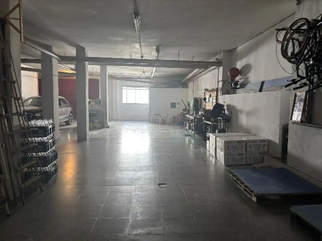 Gewerbefläche zum Verkauf in Av. Juan Sebastián Elcano, imagen 2