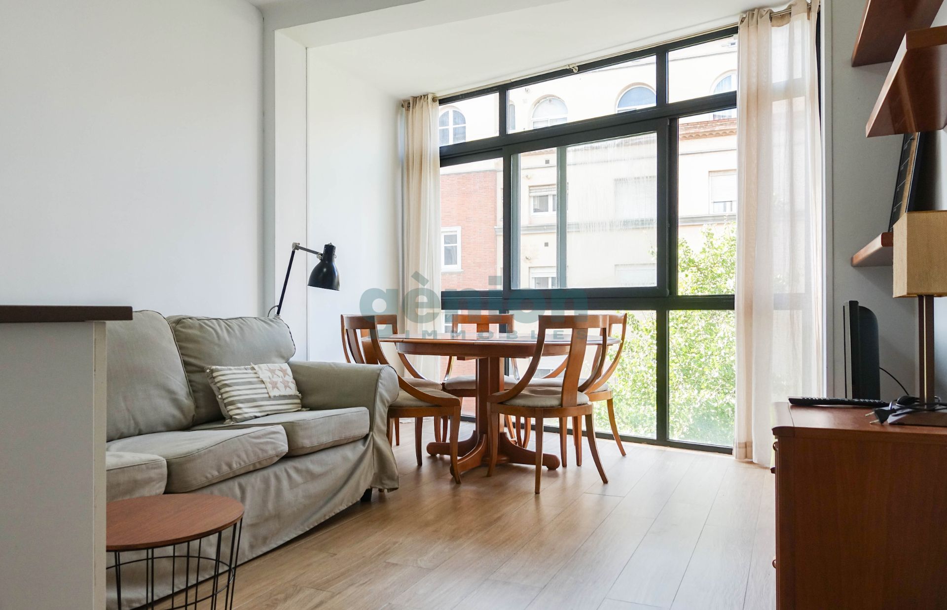 Living room of Flat for sale in Girona Capital  with Air Conditioner, Heating and Balcony
