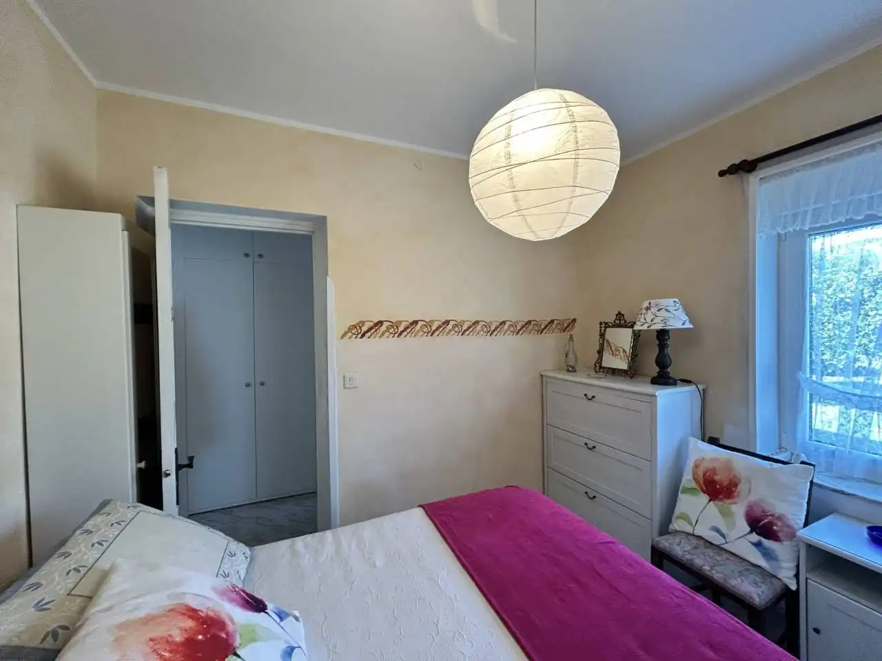 Schlafzimmer von Haus oder Chalet zum Verkauf in Llanes mit Heizung, Privatgarten und Terrasse