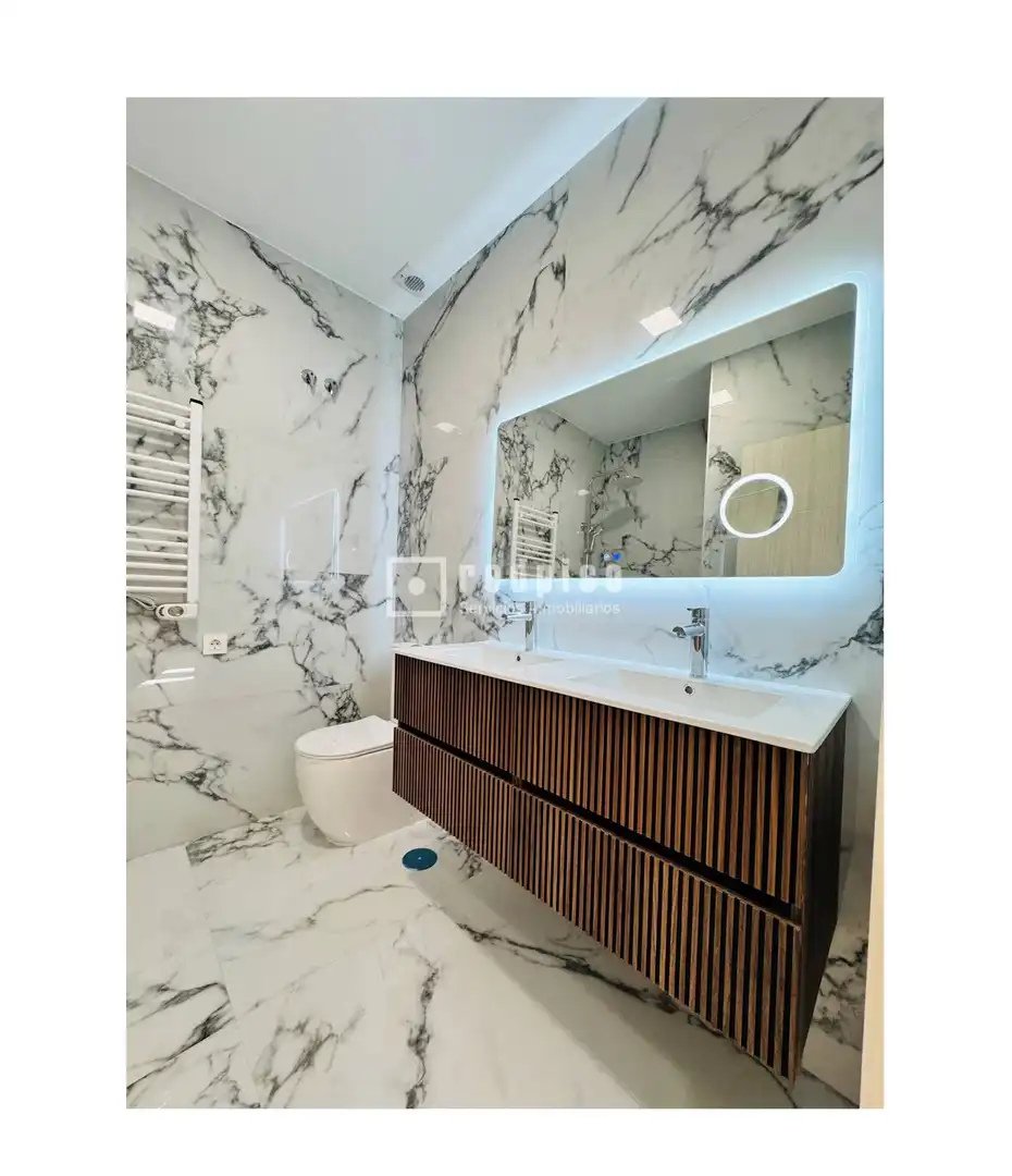 Baño de Piso en venta en Fuenlabrada con Calefacción