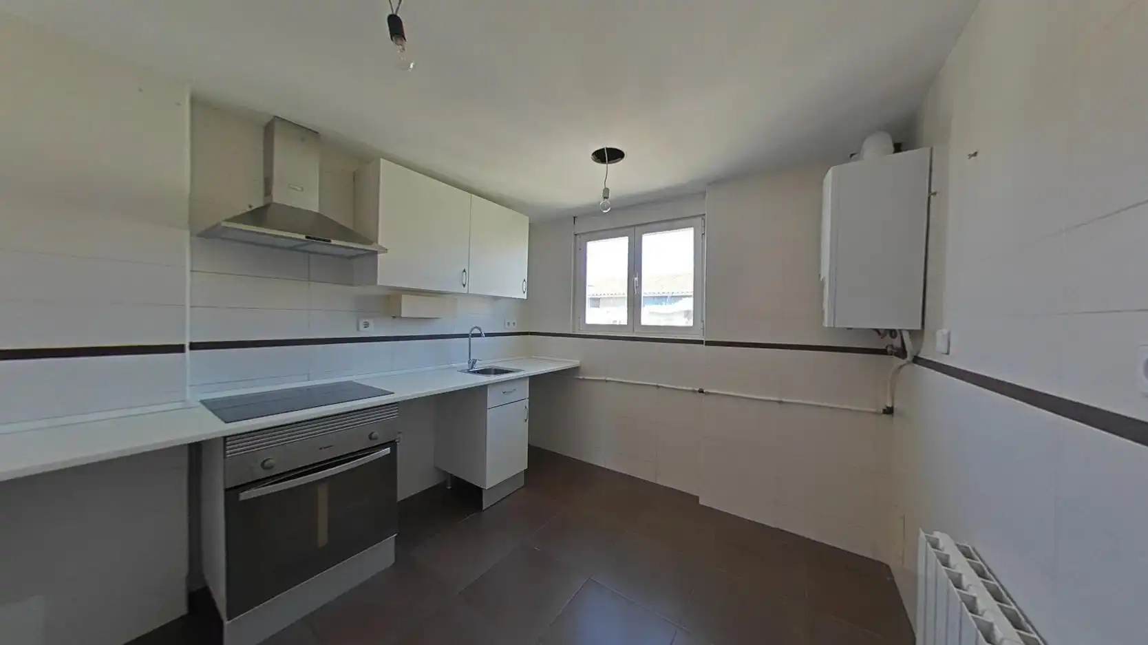 Cocina de Piso en venta en Zaragoza con Calefacción, Parquet y Horno