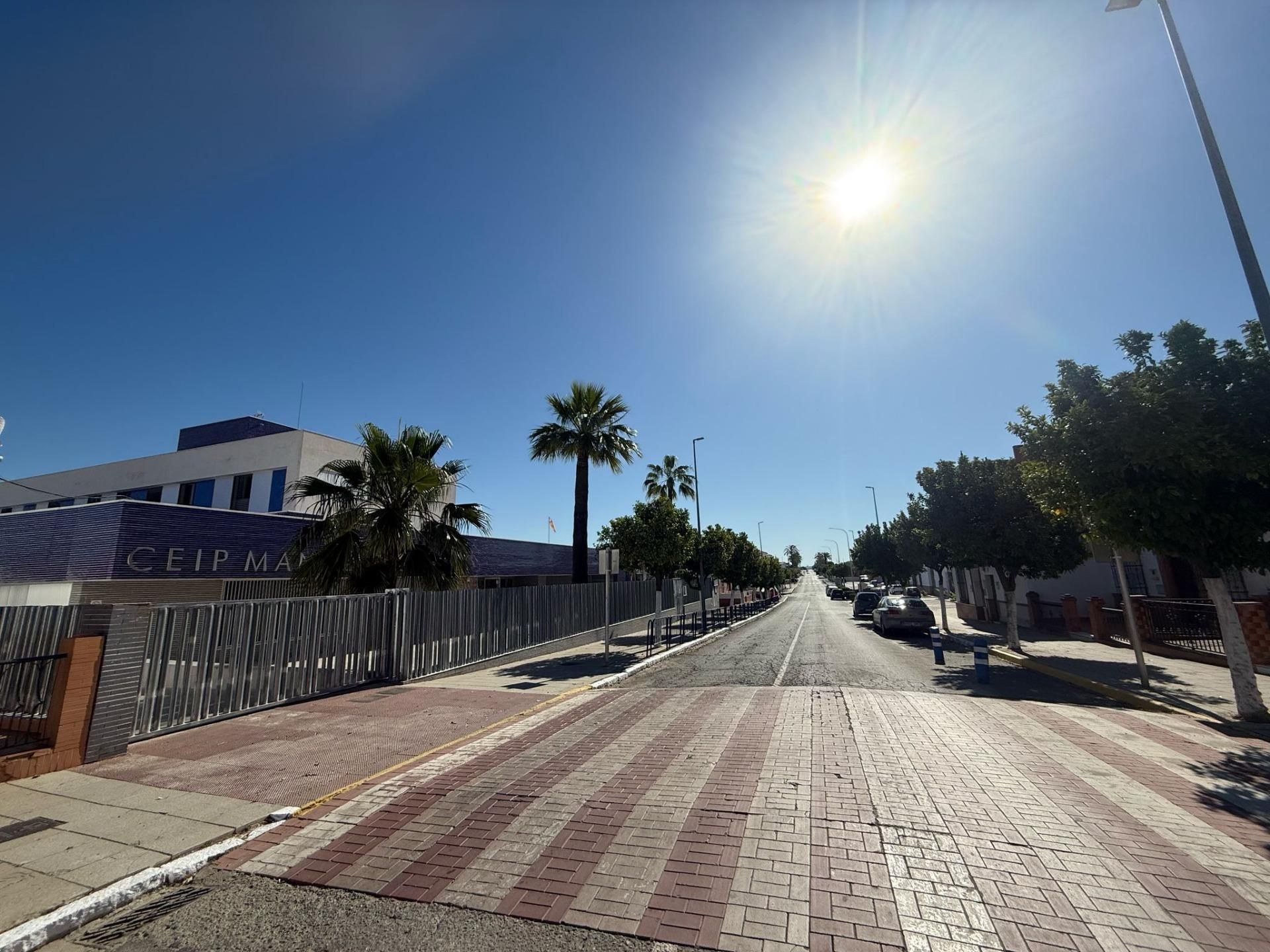 Vista exterior de Casa adosada en venda en La Palma del Condado amb Traster
