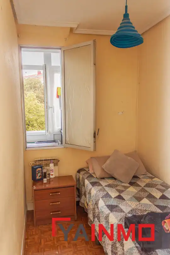 Bedroom of Flat for sale in Ariznabarra