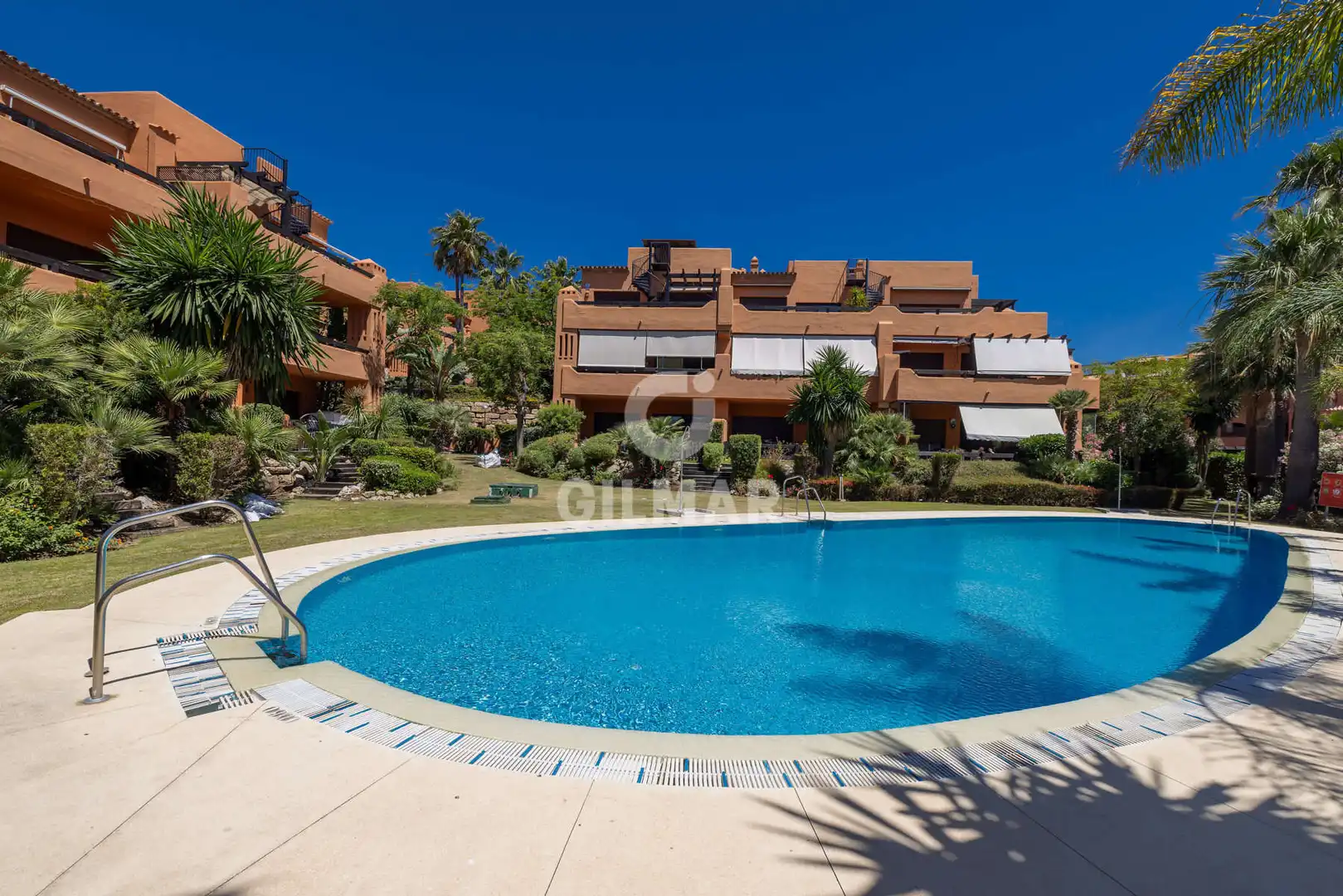 Vista exterior de Apartamento en venta en Estepona con Calefacción, Jardín privado y Trastero