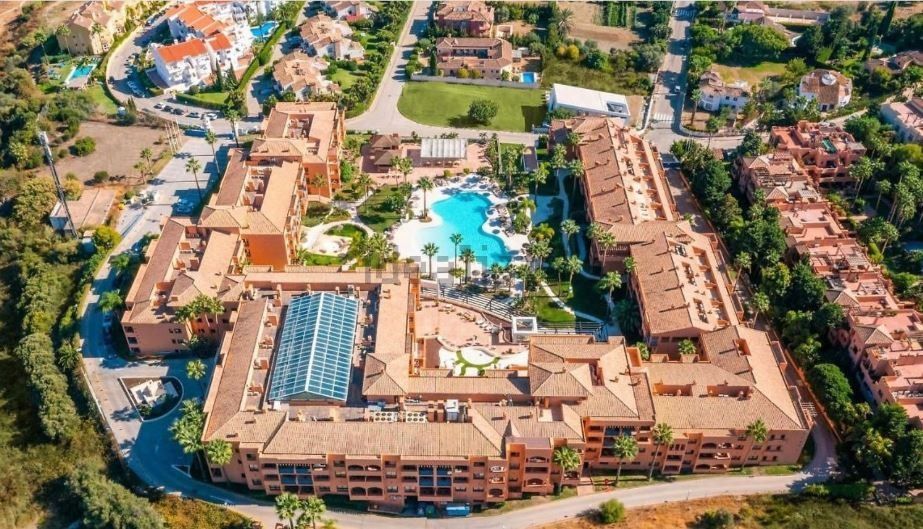 Exterior view of Flat for sale in Benahavís  with Air Conditioner, Heating and Private garden