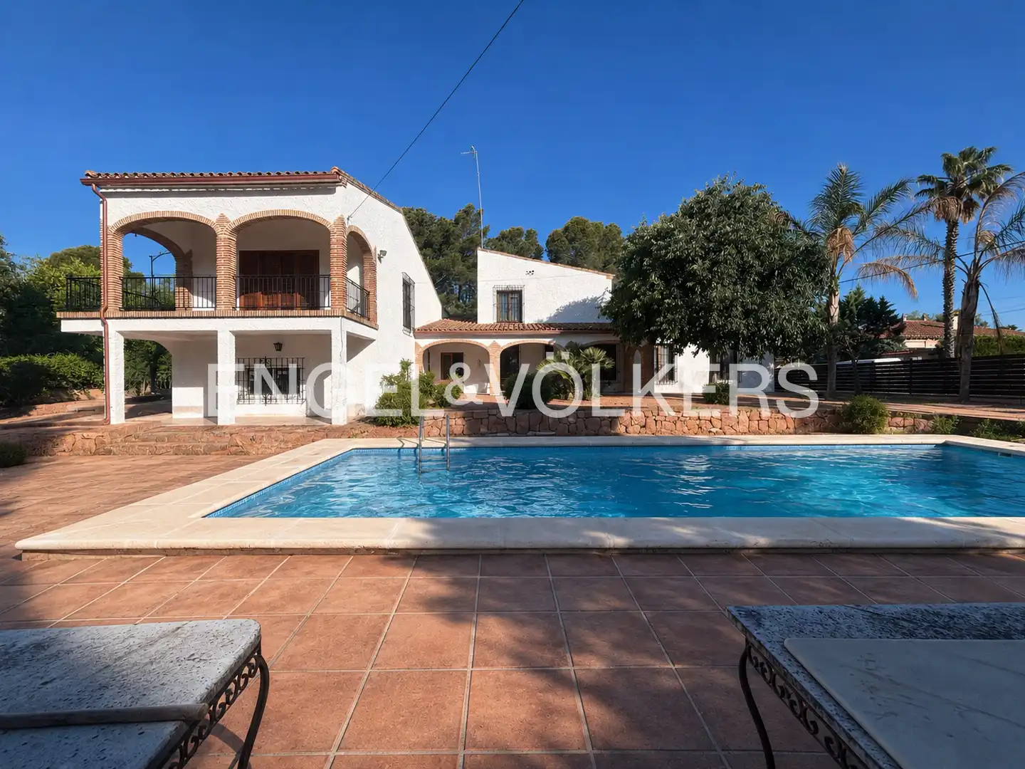 Vista exterior de Casa o chalet de alquiler en Paterna con Aire acondicionado, Calefacción y Jardín privado