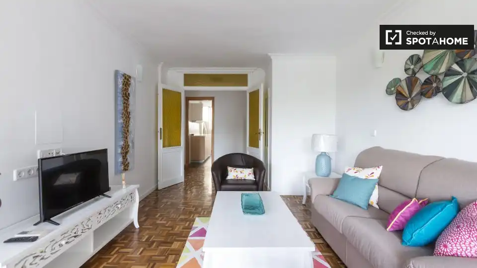 Living room of Flat for rent in Madrid  with Air Conditioner, Heating and Furnished