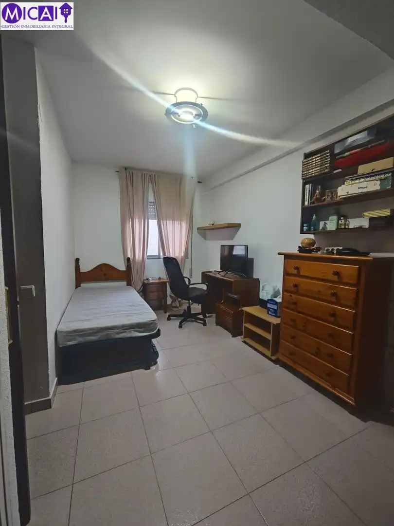 Habitación de Piso en venta en Cádiz con Terraza, Amueblado y Balcón