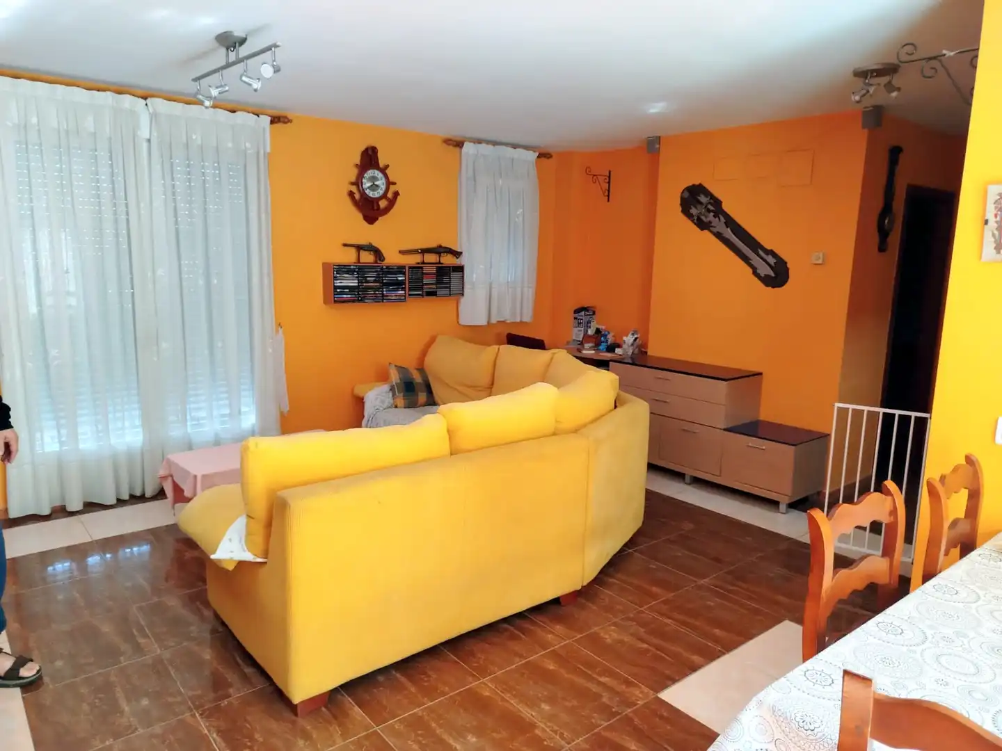 Sala de estar de Casa o chalet en venta en Castro-Urdiales con Amueblado