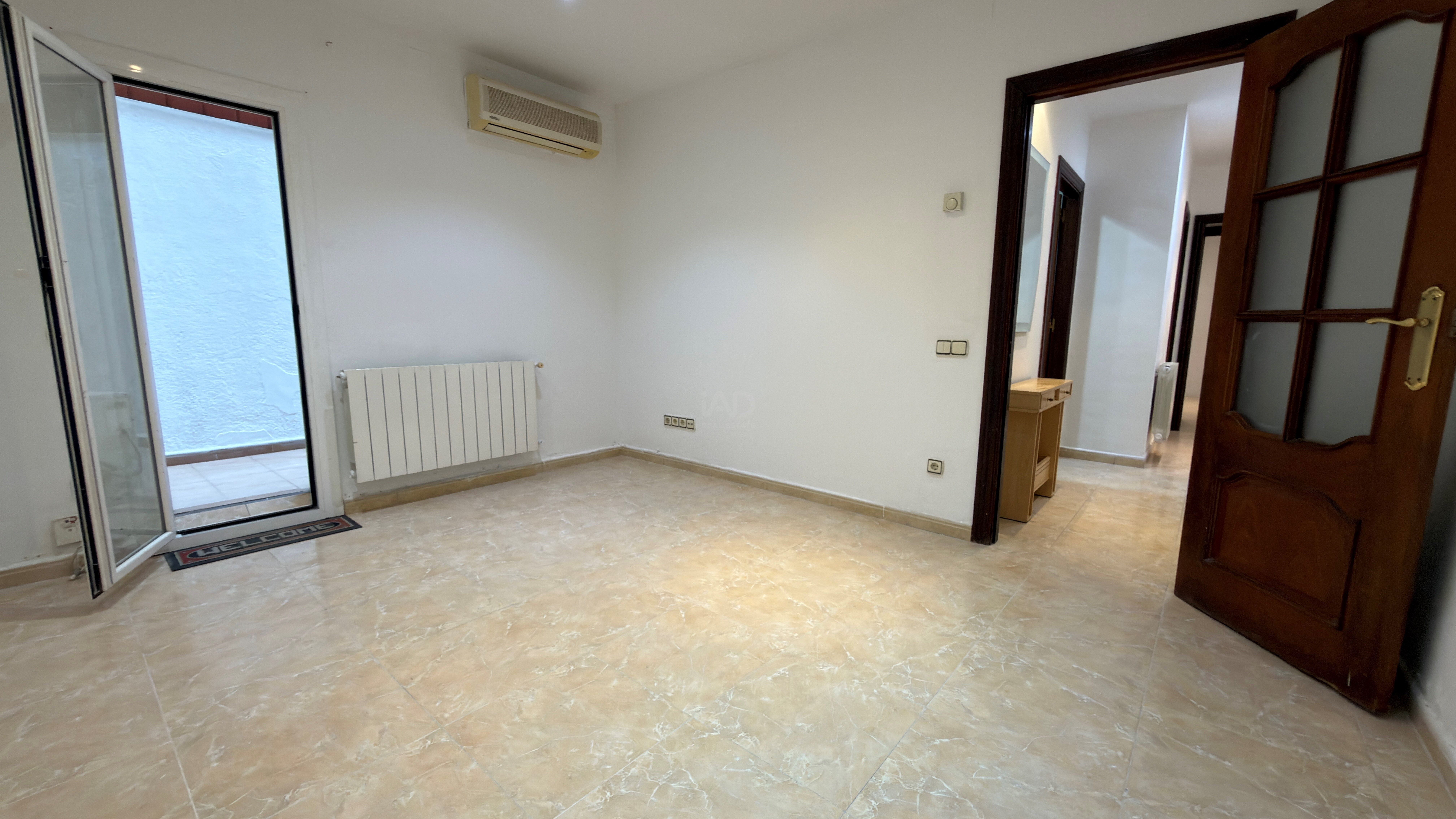 Flat for sale in Badalona  with Heating