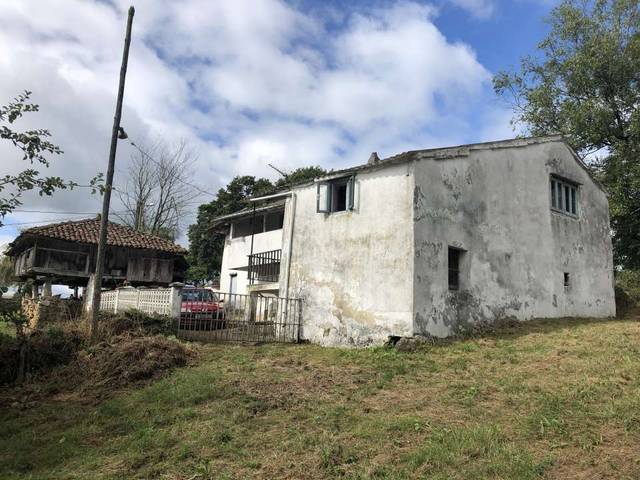 Casa-chalet en Venta en Tineo