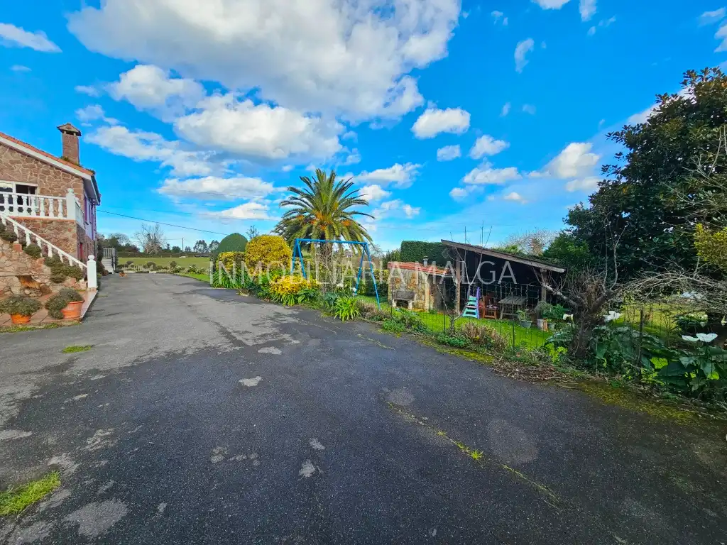 Casa o chalet en venta en Colunga con Calefacción, Jardín privado y Parquet