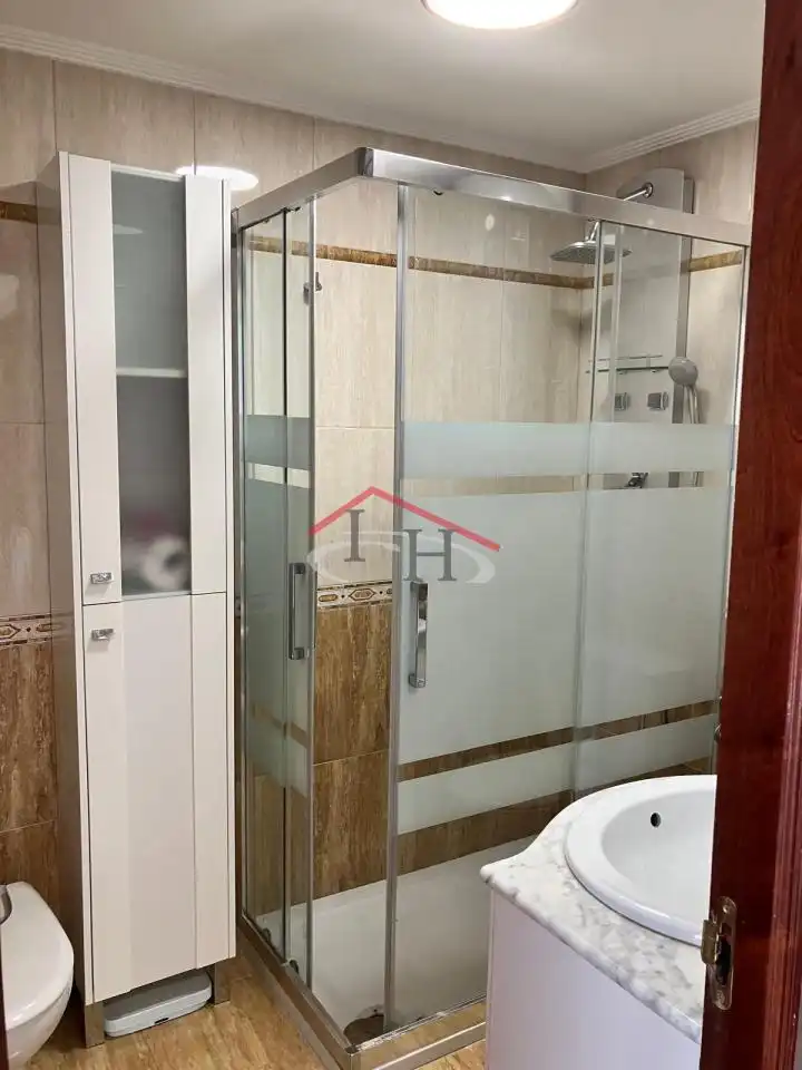 Baño de Piso de alquiler en León Capital  con Calefacción, Parquet y Terraza