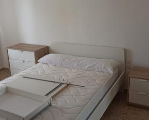 Bedroom of Flat to rent in Badajoz Capital  with Air Conditioner and Terrace