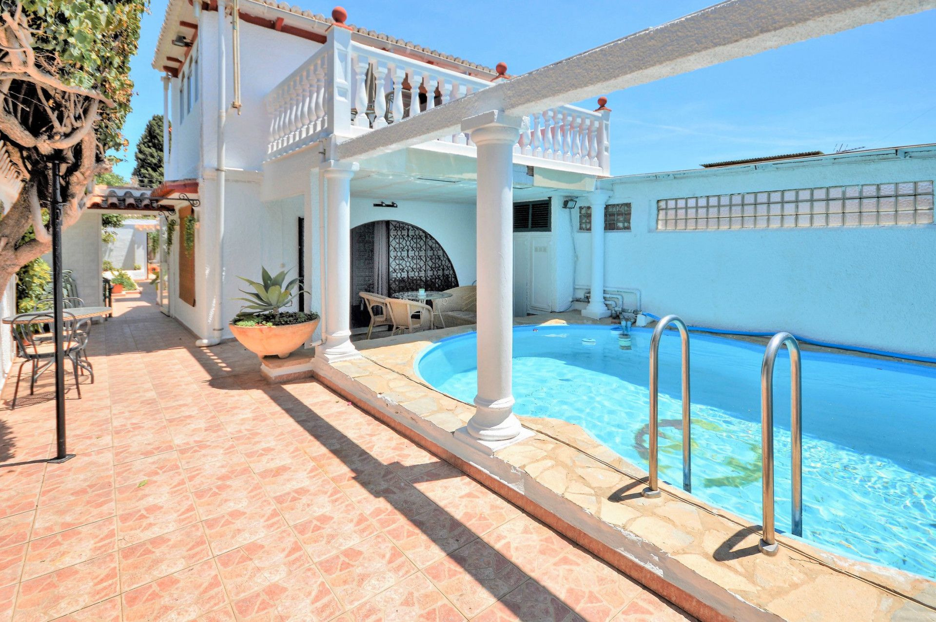 Piscina de Casa adosada en venda en Marbella amb Jardí privat, Terrassa i Piscina