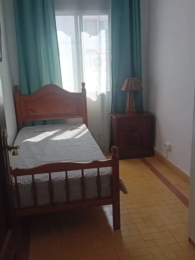 Dormitori de Pis de lloguer en Cáceres amb Jardí privat
