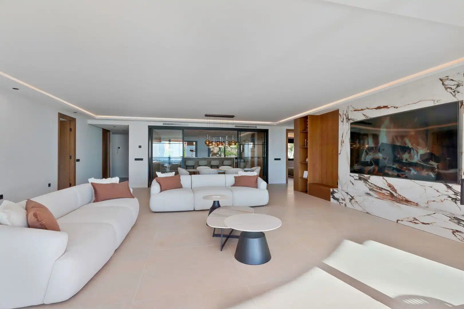 Living room of Apartments for sale in Marbella  with Air Conditioner, Terrace and Swimming Pool